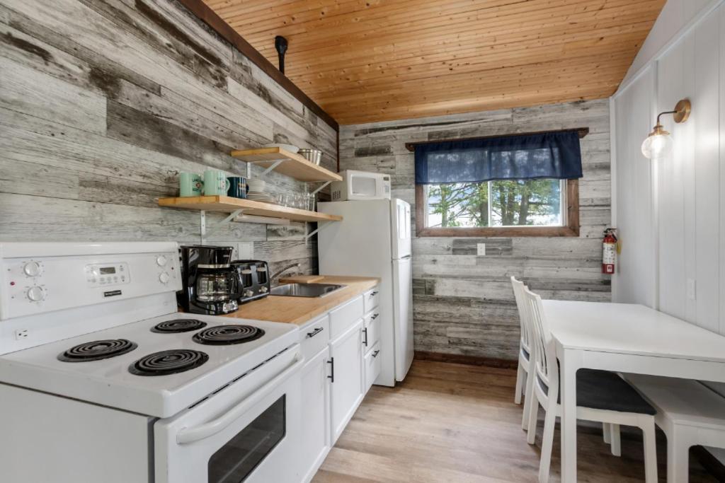 The Trace At Oak Lake Havelock Room photo